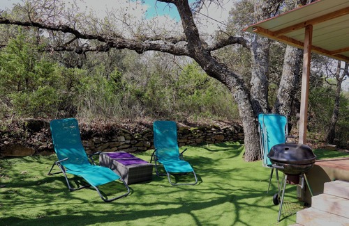 Jouques House | Tranquil Mobile Home Retreat with Spa & Hot Tub Access