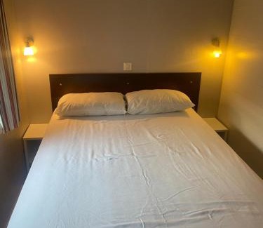 Azur Other | Family-Friendly Mobilhome with Pool and Hot Tub Access