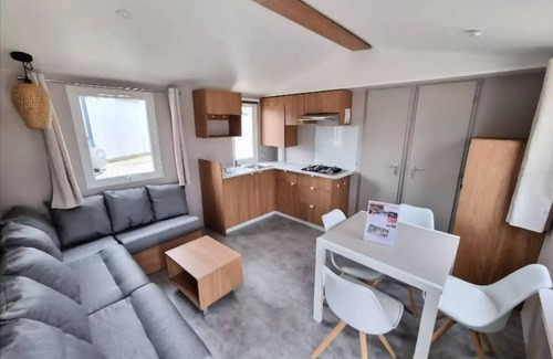 Meschers-sur-Gironde House | Mobilhome Premium 22-28m2 - 2 Schlafzimmer + TV + Überdachte Terrasse & Einwegbetten zur Verfügung* 6 Personen
