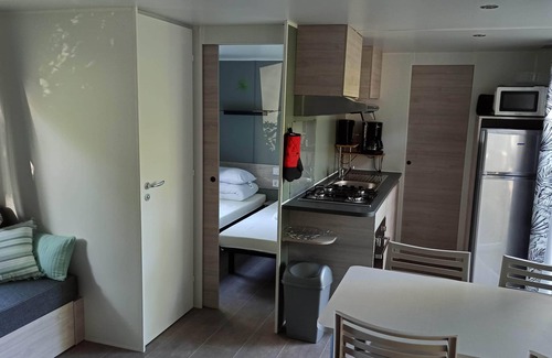 Saint-Brevin-les-Pins House | Beachside MobilHome for 4 with Pool and Ocean Views