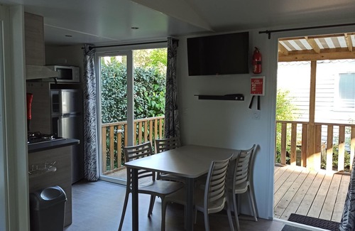 Saint-Brevin-les-Pins House | Beachside MobilHome for 4 with Pool and Ocean Views