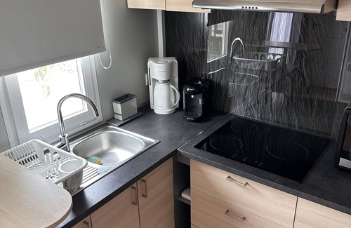 Frejus House | Ideal Mobilhome with Terrace & Private Parking for Families