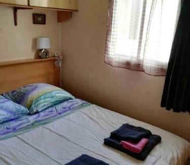 Saint-Paul-les-Dax Other | Family-Friendly Mobilhomme with Pool Access and Comfort