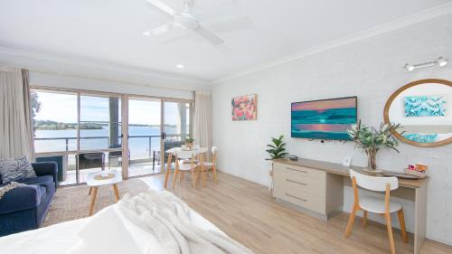 Yamba Hotel | Waterfront Relaxation at Moby Dick Resort Motel