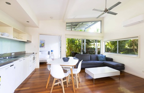 Boomerang Beach Apartment | Discover Mobys Beachside Retreat: Oceanfront Bliss Awaits