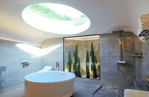 Moc Chau Hotel | Explore Moc Chau Island Resort: Family-Friendly Retreat