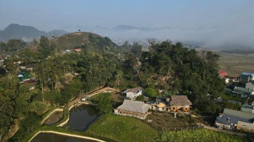 Moc Chau Cabin | Relax at Moc Chau Retreat: Pet-Friendly with Pool & Hot Tub