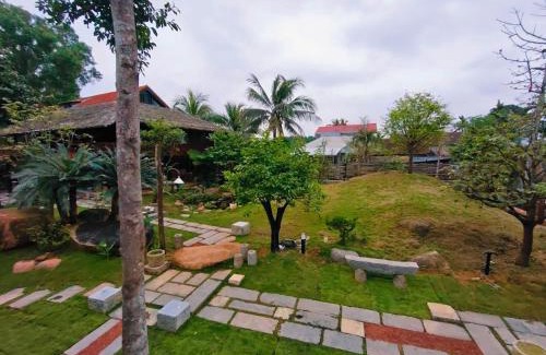 Huong Thuy Villa | Moc Homestay & Villa