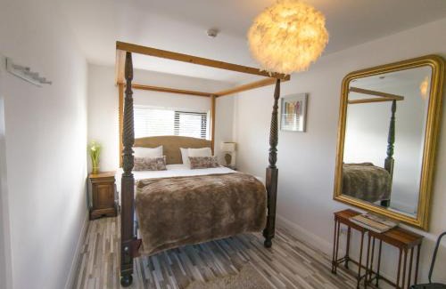 Roscoe Bed & Breakfast | Cozy Mocha Newcastle: Breakfast and Hot Tub Awaits You