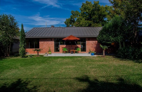 Dallas House | Guest Rated: Mockingbird Guest House near SMU & Highland Park