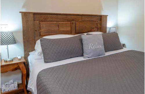 Luray Apartment | Relaxing Mockingbird Mountain Spa and Retreat with Ocean Views