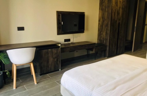 DLF Phase 3 Hotel | MOD AVENUE