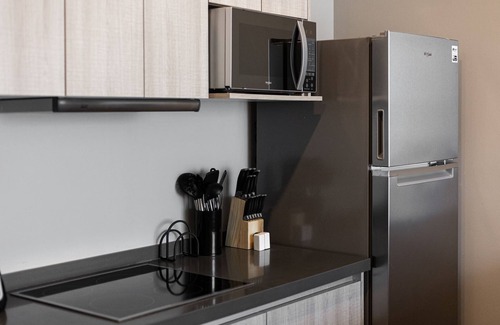 Monterrey Apartment | Modern Retreat in Jardín Secreto, Quick Access to Udem