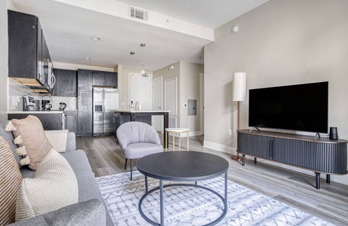 Mission Bay Apartment | Modern Mission Bay 1BR with Pool & Gym, Steps to Transit