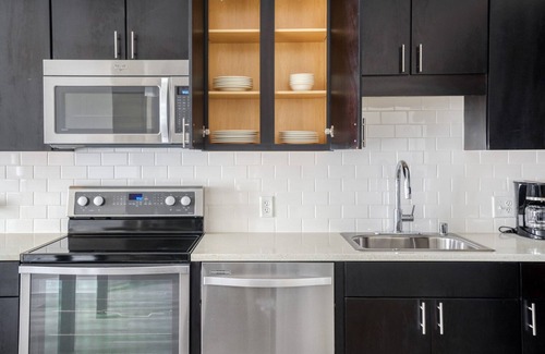 Mission Bay Apartment | Modern Mission Bay 1BR with Pool & Gym, Steps to Transit