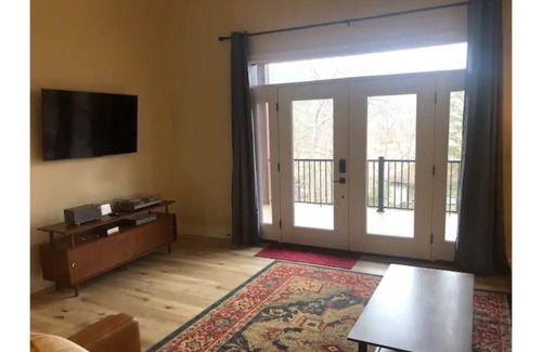 Bedford House | Pet-Friendly Mountain Retreat Near Bedford Springs Hotel