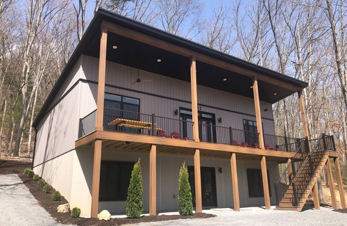 Bedford House | Pet-Friendly Mountain Retreat Near Bedford Springs Hotel