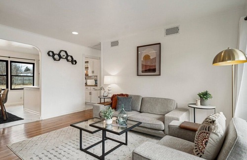 Tulsa House | Elegant Comfort Awaits at the EXPO Hotel