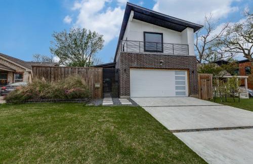Lower Greenville House | Mod Squad