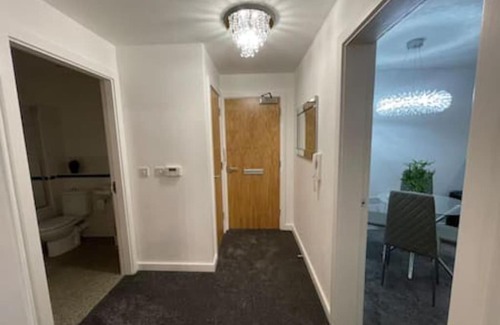 Wigan Apartment | Modern 2-Bed Hotel in Central Wigan - Pet & Child Friendly