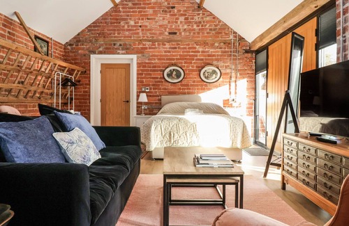 Nether Poppleton Other | MODEL FARM CART SHED, romantic, character holiday cottage in York