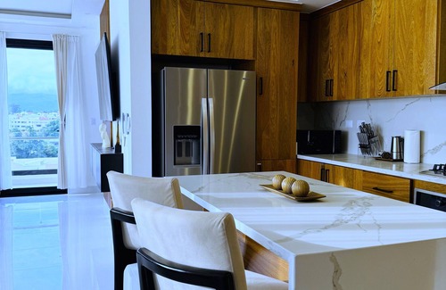 Santiago Province Apartment | Modern 3BR Apartment in Santiago | 360 Views, Near El Monumento, Secure Parking, and Fast Wi-Fi