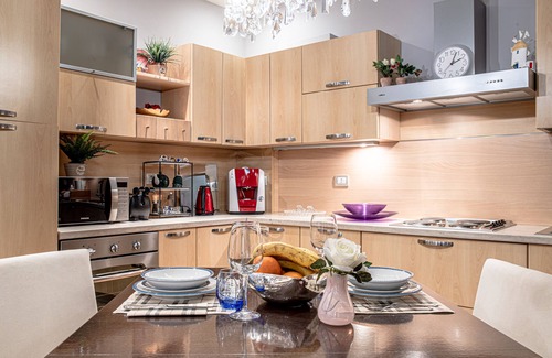 Bernareggio Apartment | Stylish Modernhome with Complimentary Breakfast Included