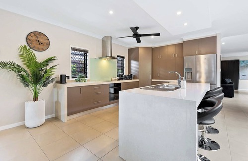 Kewarra Beach House | Modere - Pool, Entertainer, Child & Pet