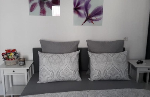 Ramstein-Miesenbach Apartment | Modern Basement Apartment with Family-Friendly Amenities