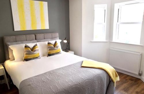 Cowley Apartment | Convenient Rana Court Apts Near Hospitals & Business Parks