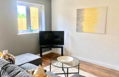 Cowley Apartment | Convenient Rana Court Apts Near Hospitals & Business Parks