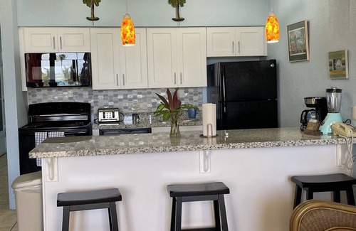 Estate Golden Rock Condo | Beachfront Condo with Pool & Ocean View, Rated 10/10