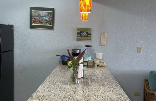 Estate Golden Rock Condo | Beachfront Condo with Pool & Ocean View, Rated 10/10