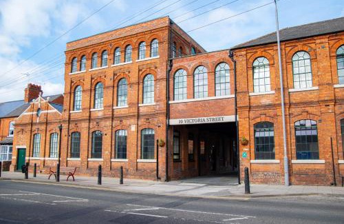 Newark Apartment | Contemporary 1 Bed Apartment in Central Newark for Families