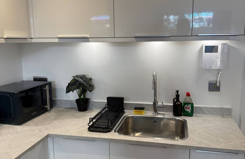 Gravesend Apartment | Modern 1 Bed Apartment with Garden in Gravesend