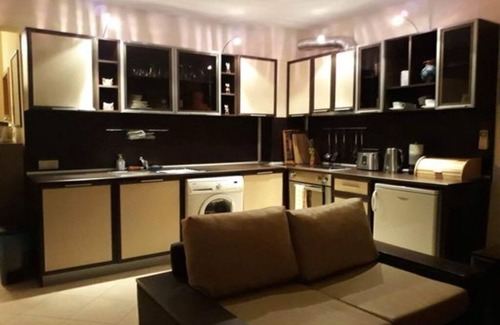Aheloy Apartment | Stylish 1 Bed Apartment near Beautiful Vineyards