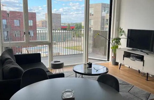 Newham Apartment | Modern 1 Bedroom Apartment in Docklands - Guest Rated 8/10