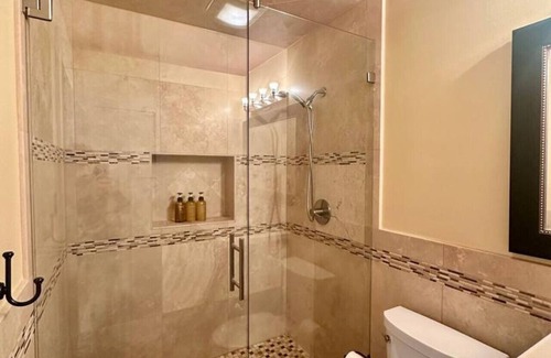Campbell Park Apartment | Modern 1 bedroom close to UAA