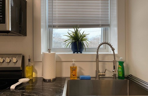 Whitesboro Apartment | Modern 1 BR Apartment in Whitesboro - Perfectly Placed!