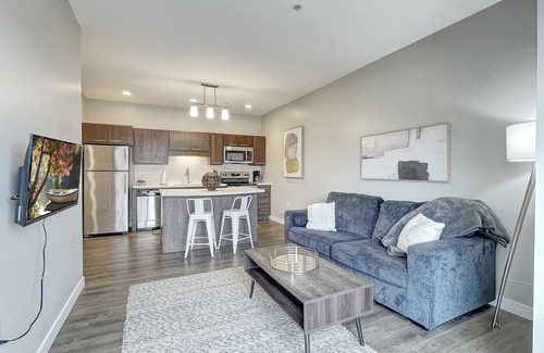 Downtown Des Moines Apartment | Elegant 1 BR Apartment with Spa Near Top Attractions
