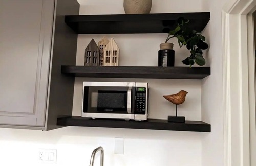 Waverly Park House | Modern 1-Bedroom Oasis Near Tech Giants and Amenities