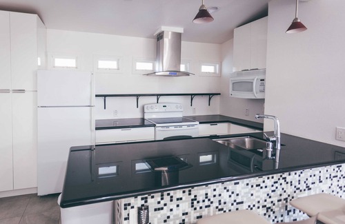 Arden-Arcade House | Guest Rated 10/10: Modern Sacramento Guest House Awaits
