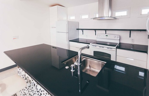 Arden-Arcade House | Guest Rated 10/10: Modern Sacramento Guest House Awaits