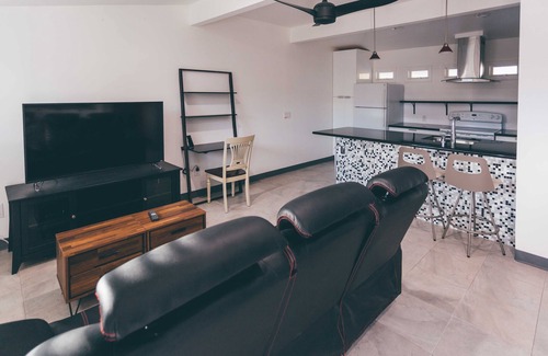 Arden-Arcade House | Guest Rated 10/10: Modern Sacramento Guest House Awaits
