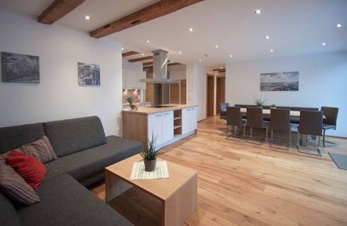 Bichlbach Apartment | Modern 100m² Apartment at Gästehaus Sonne - Near Ski & Lake