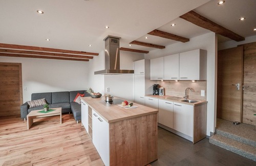 Bichlbach Apartment | Modern 100m² Apartment at Gästehaus Sonne - Near Ski & Lake
