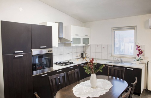 Slime Apartment | Contemporary Apartment with Terrace & Scenic Views