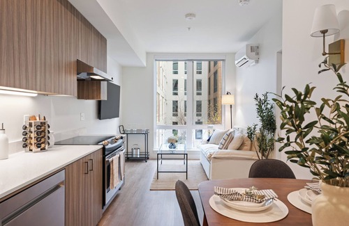 Riverside Apartment | Modern 1BD Riverfront - Near Downtown & Attractions!