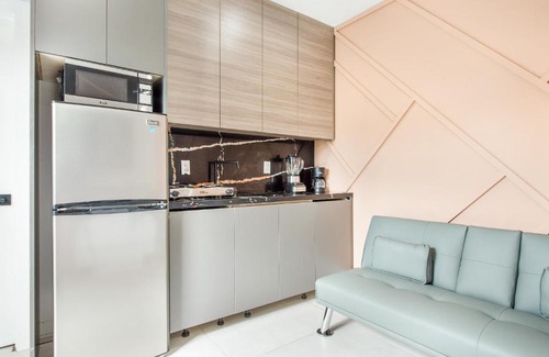 Ludlam Apartment | Stylish 1BR Apartment with Renovations in Miami, Child Friendly