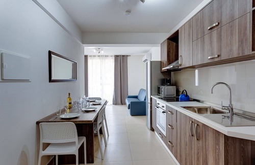 Msida Apartment | Stylish 1BR Apartment with Breakfast in Central Location